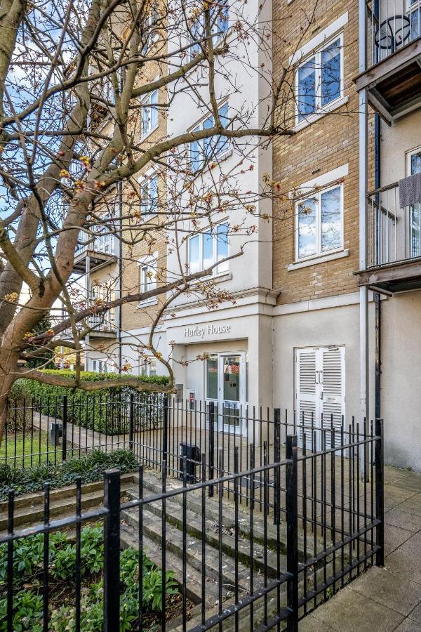 King Bed Manhattan Close To London Heathrow West Drayton  Экстерьер фото